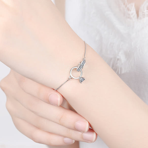 Silver Interlocking Bracelet Women