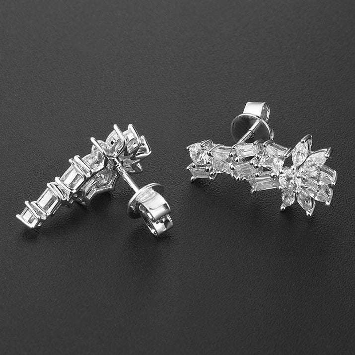 4428E Personality S925 Silver Inlaid 5A Zircon Simple Stud Earrings null