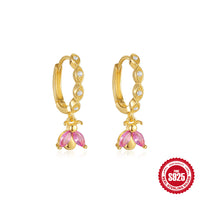 Silver DiamondA pair of earrings