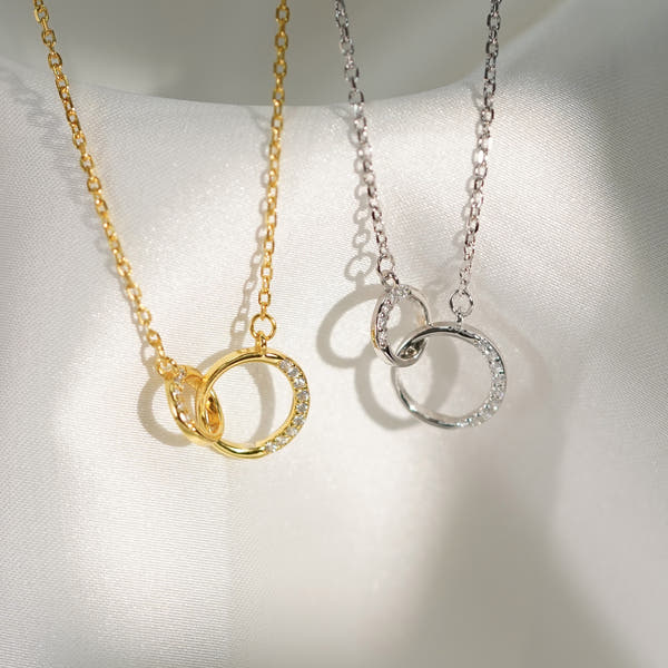 Silver Niche Design Circle Necklace