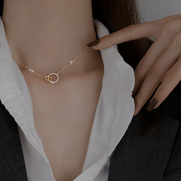 Silver Niche Design Circle Necklace