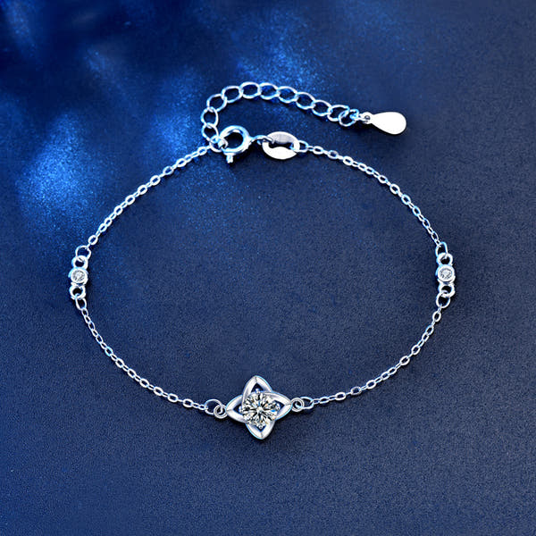 Women's  Silver Moissanite Clover Bracelet