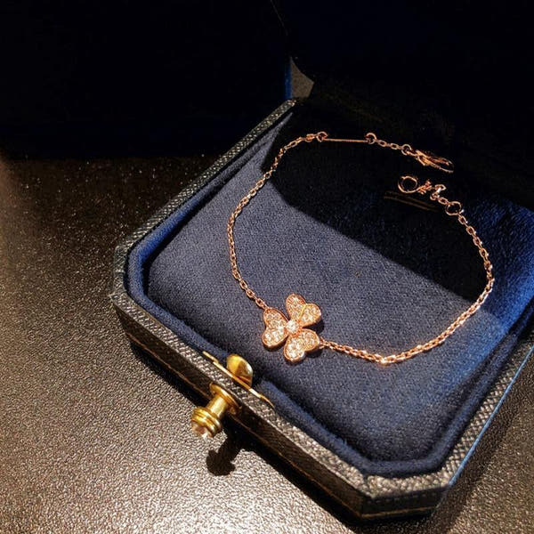 Silver Necklace Micro Diamond Clover