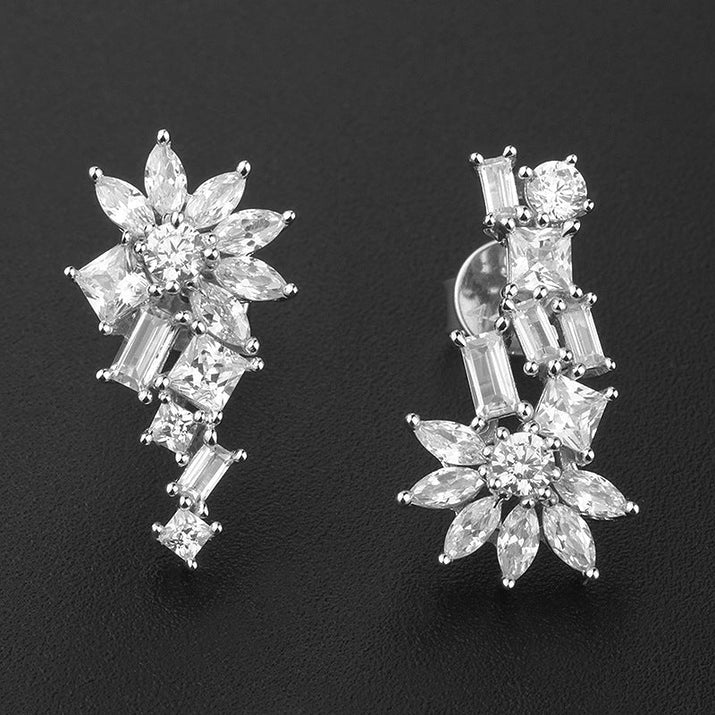 4428E Personality S925 Silver Inlaid 5A Zircon Simple Stud Earrings null