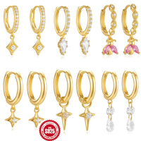 Silver DiamondA pair of earrings